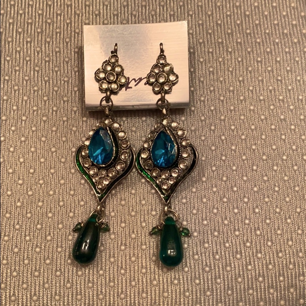 Emerald colored earrings (New never worn)